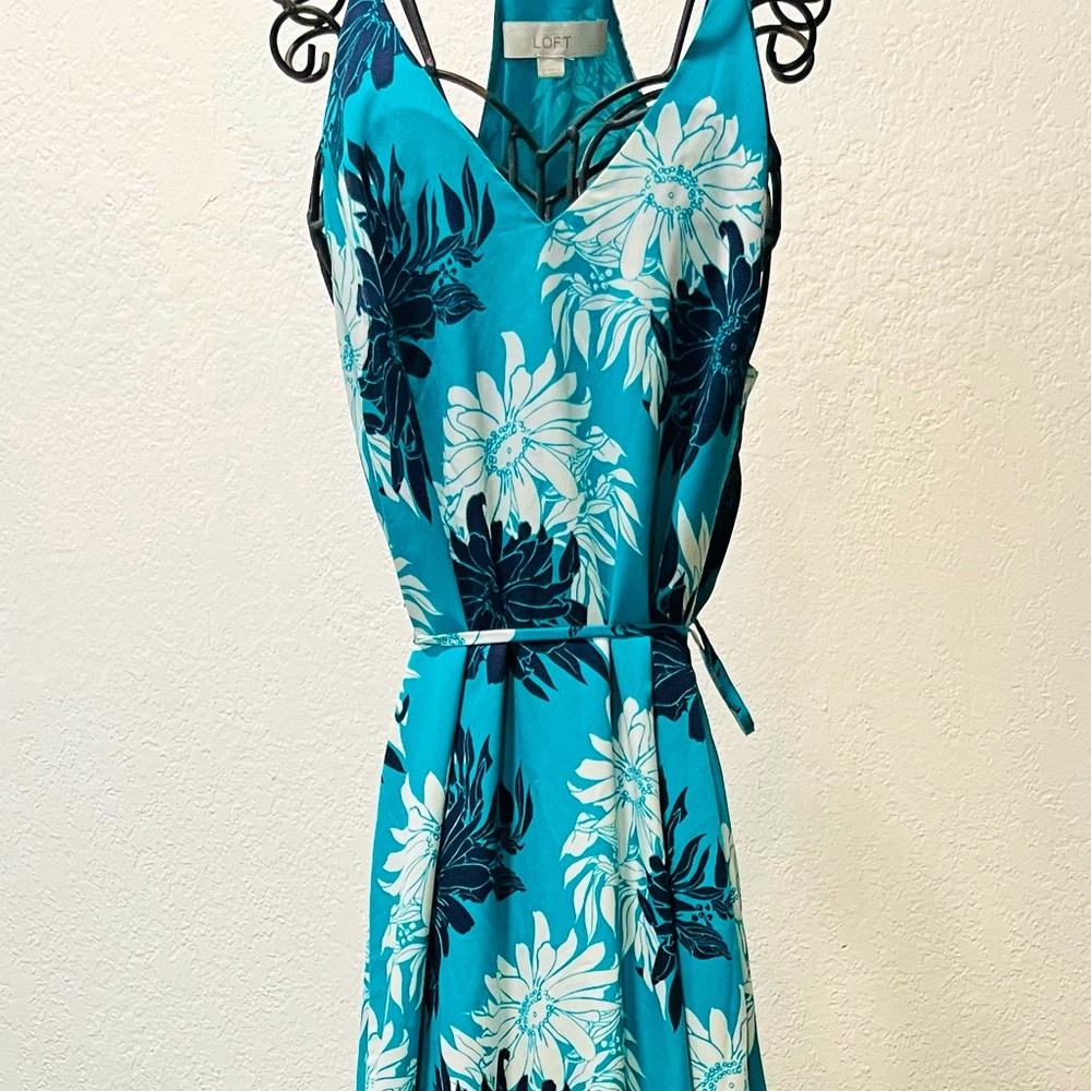 The Loft. Left side zipper. Belt.